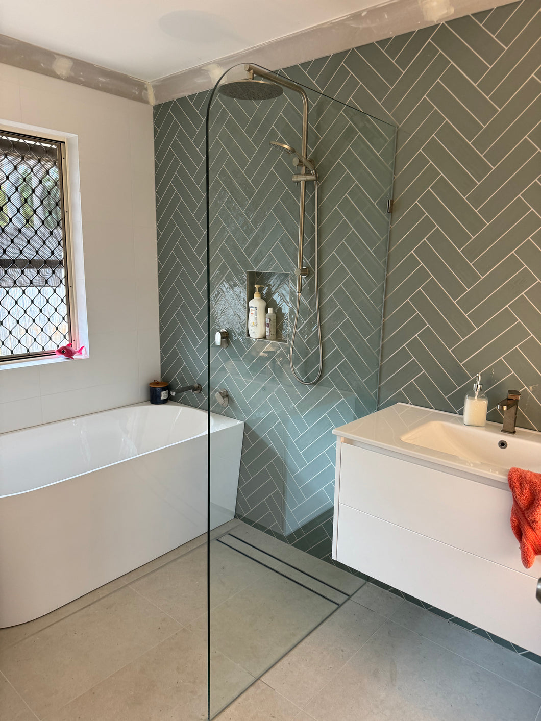 Fixed Panels with Radius Corner
